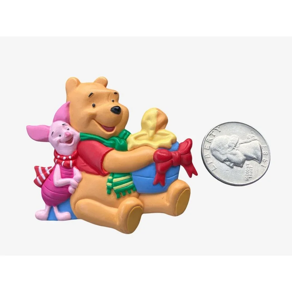 Hallmark Disney Winnie the Pooh and Piglet Christmas Lapel Pin - Picture 4 of 10